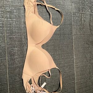 Victoria's Secret Lightly Lined Seamless Bra (2) - Nude, 32C